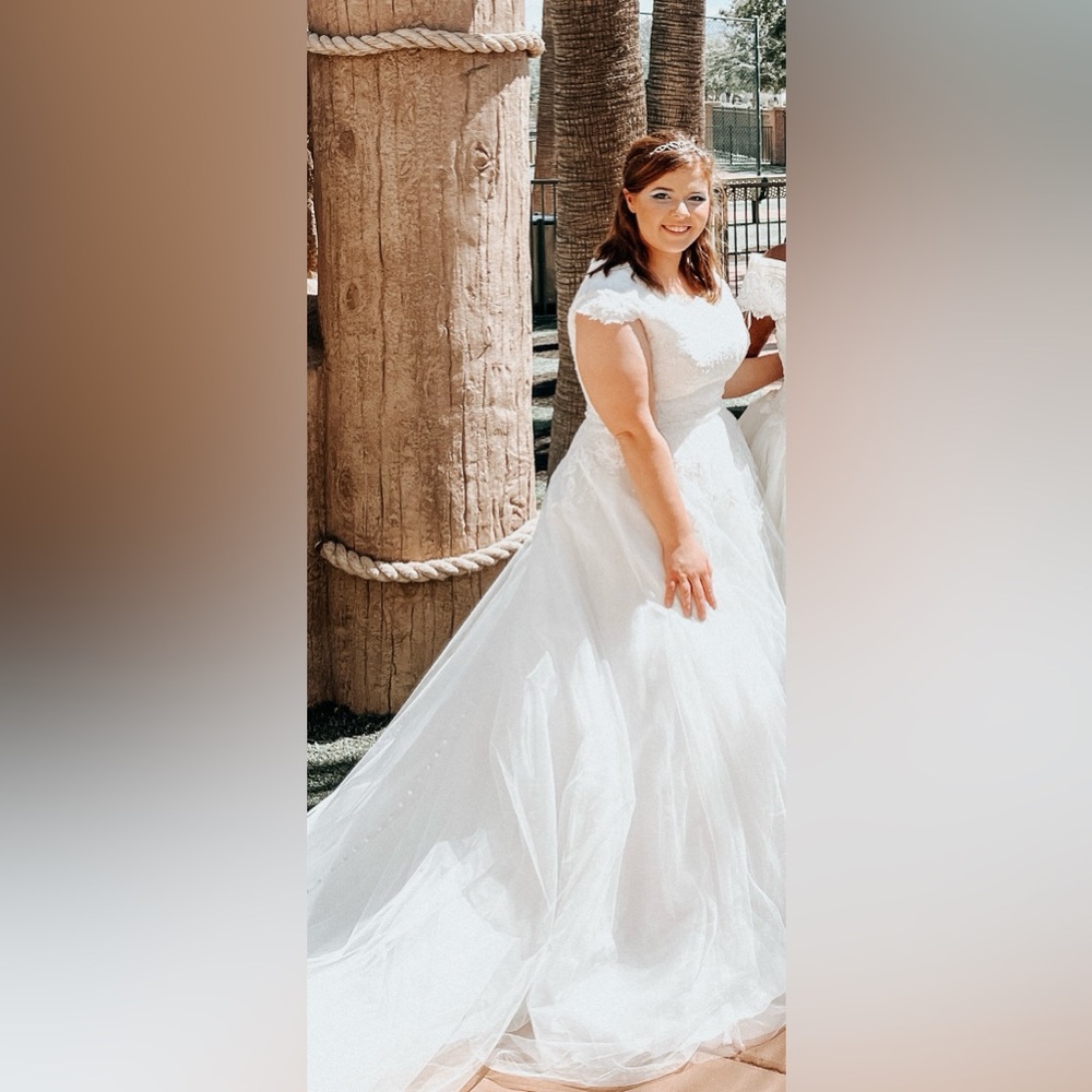 Cap sleeve wedding dress